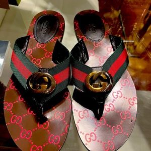 Gucci - Women’s Kika Thong Sandals Brown Size 9 US / 39 EU - Green Red / Nero